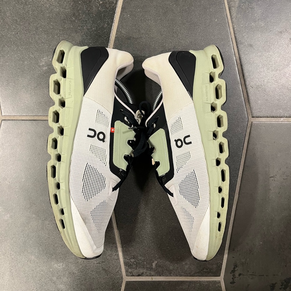 ON Cloudstratus running shoes